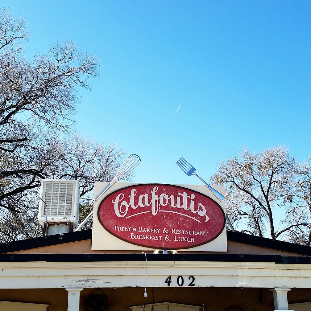 11-25-16_walking_santa_fe_113511-01